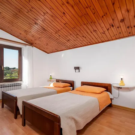 Appartement With Parking Space Manjadvorci, Marcana - 7445 *