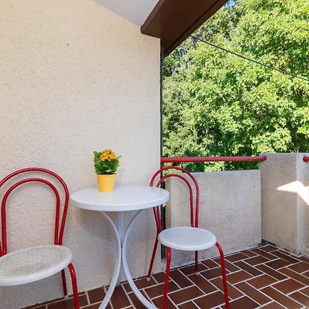 With Parking Space Manjadvorci, Marcana - 7445 Appartement